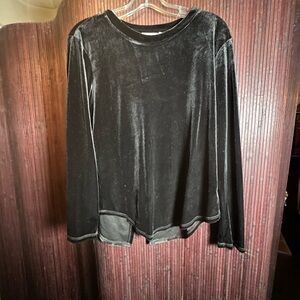 Chic Black Velvet Long Sleeve Women's Top